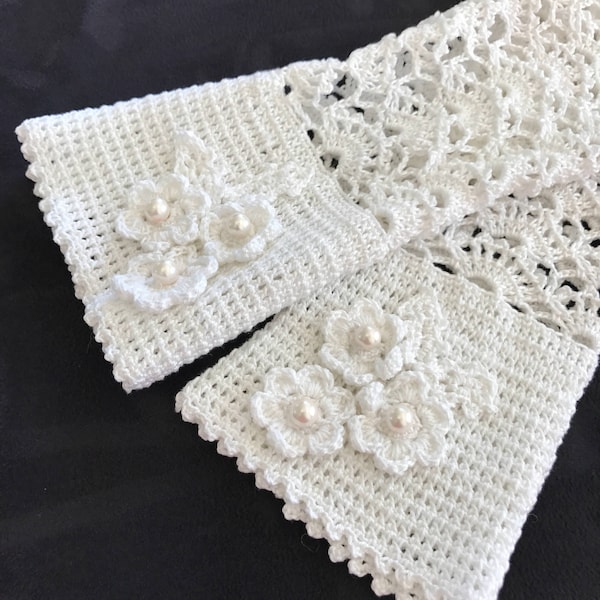 Crochet white flower girl fingerless gloves, first communion, birthday , english, Lace Evening gloves, Teenager girl gloves, Wedding party