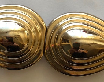 Buckle/Vintage Revcon ladies belt buckle/gold tone metal/accessories/ gift