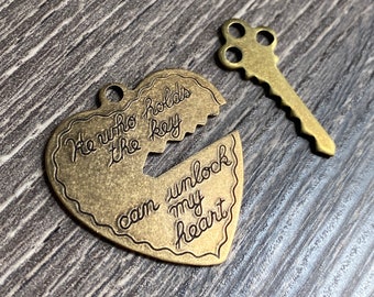 1- Heart Key Charm Vintage 2 Piece Set He Who Holds The Key Can Unlock My Heart Large Valentine Pendant Jewelry Making Inv0464