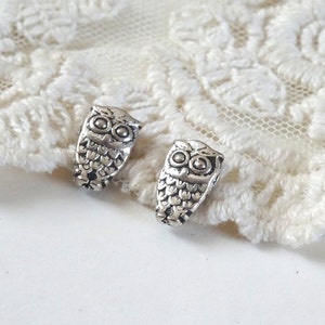 30 - Perles de hibou miniature recto-verso Animal 3D Mini argent style vintage Perles de fabrication de cadeaux Fournitures de fabrication de bijoux à bricoler soi-même Inv0178