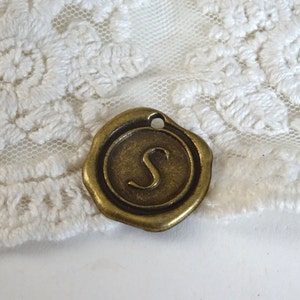 1- Wax Seal S Charms Capital Letter Round Initial Bronze Stamped Monogram Disc Lead Free Alphabet Charms Diy Jewelry Supplies Inv0314