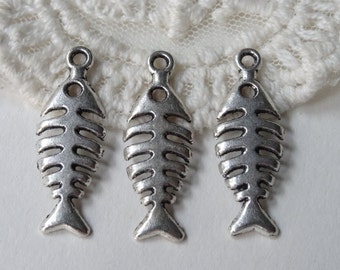 8 Dead Fish Skeleton Charms Silver Bone Filet Charms One Sided October Trends Halloween Diy Jewelry Making Supplies Inv0094