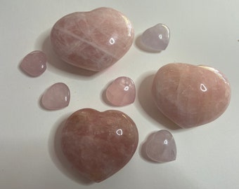 Quarzo rosa, cuore, scolpito e lucidato, varie misure - Benedetto