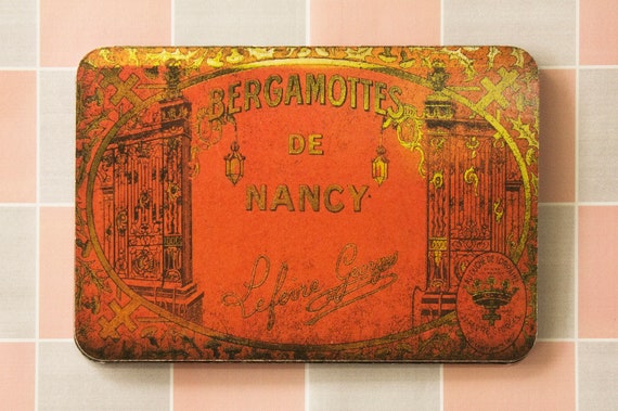 Amélie Treasure Tin Greeting Card