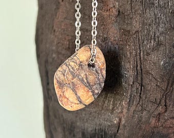 Wishing Stone Pendant Necklace, Natural Stone Charm Necklace, Handmade Minimalist Jewelry for Women, Elegant Stone Necklace, Boho Accessory