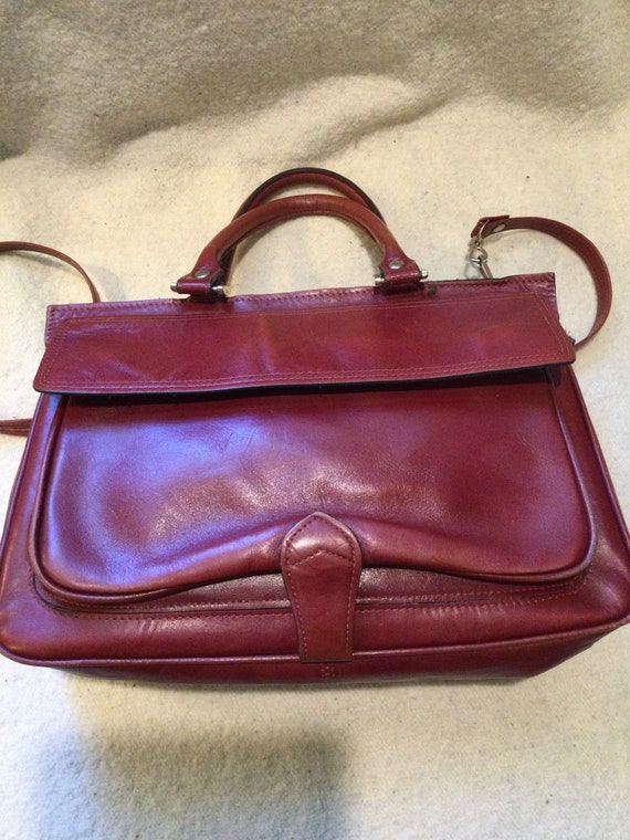 Vintage leather Tano  shoulder handbag purse.