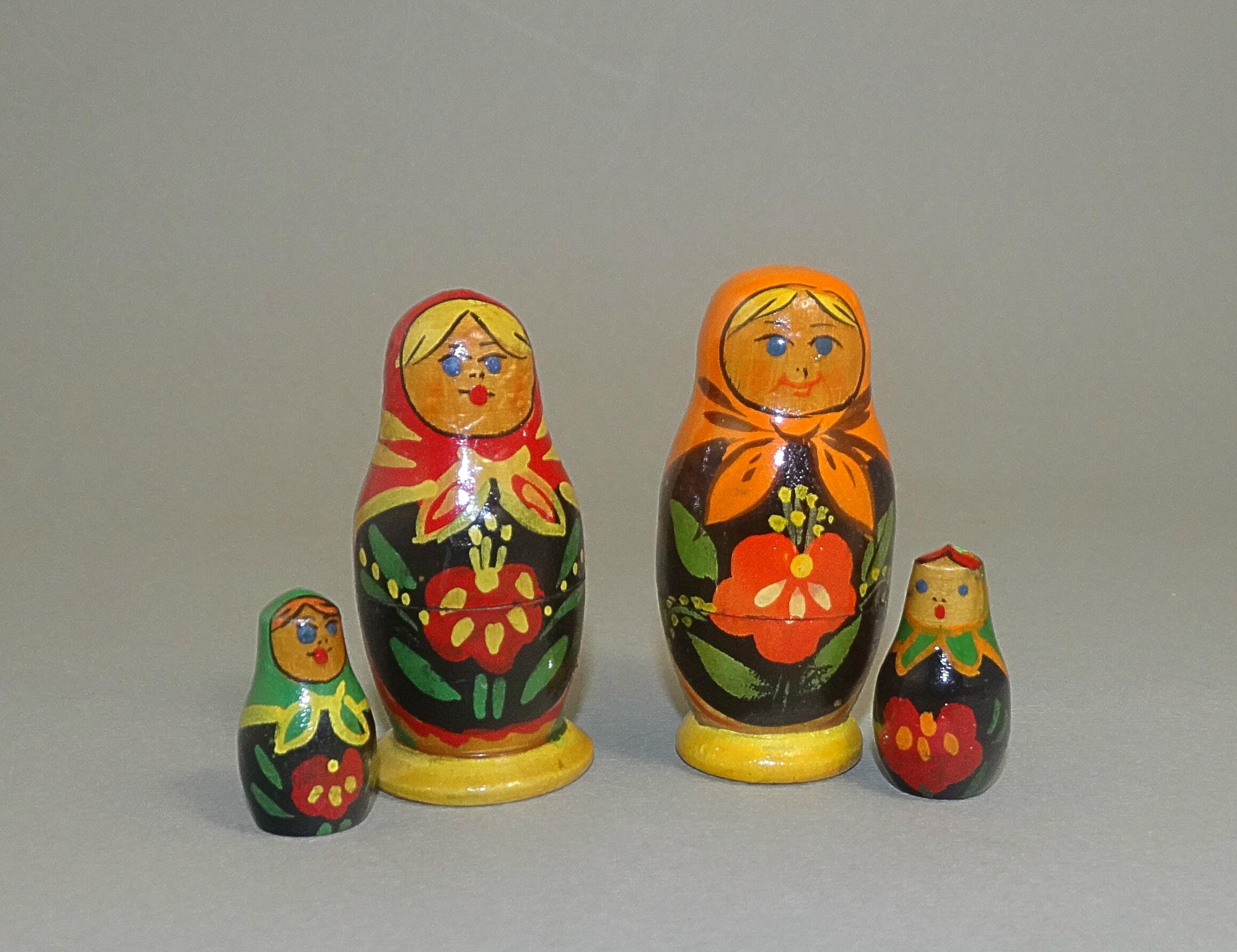 ロシアのソビエト時代の入れ子人形 6 体入りのヴィンテージ ミニ