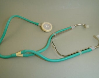 Vintage Old Medical Doctor Tool Classic Estetoscopio Tubos Verdes, Estetoscopio Ruso, Hecho en la URSS