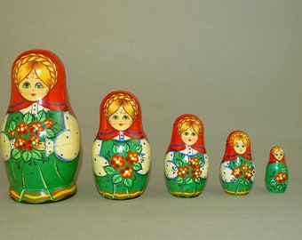 Nice set of 5 Russian Wooden Nesting Dolls  - russian wooden nesting dolls, hand painted, matreshka doll, Sign