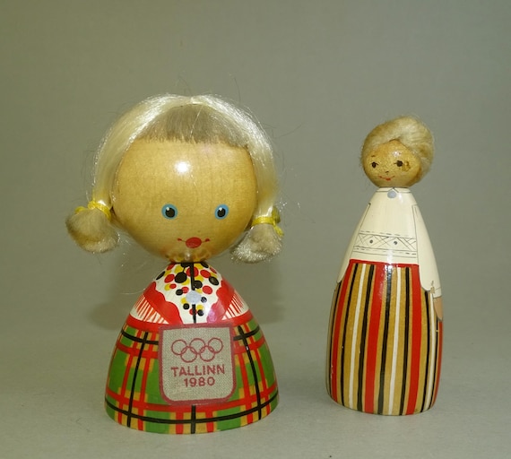 Old outlet wooden dolls