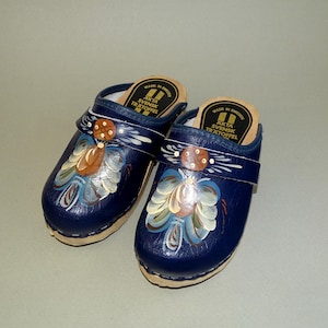 New Swedish Navy Blue Wooden Clogs for kids, AKTA Lader, Swedish Leather Clogs, Never used, Folk Art  swedish details, Never used!