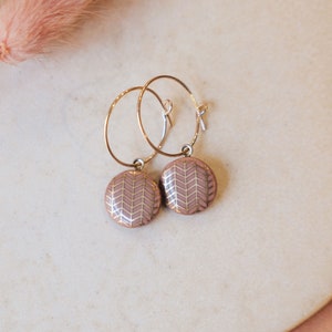 Hoop earrings with porcelain pendant &#39;herringbone&#39; gold porcelain jewellery lille mus jewellery
