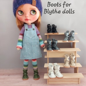 Boots for Blythe and Holala