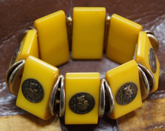 Vintage Bakelite bracelet & earring set