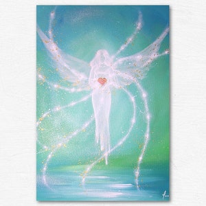 Puede incluir: Un ángel blanco con las alas extendidas, sosteniendo un corazón rojo en sus manos. El ángel está rodeado de un fondo turquesa brillante con destellos dorados.