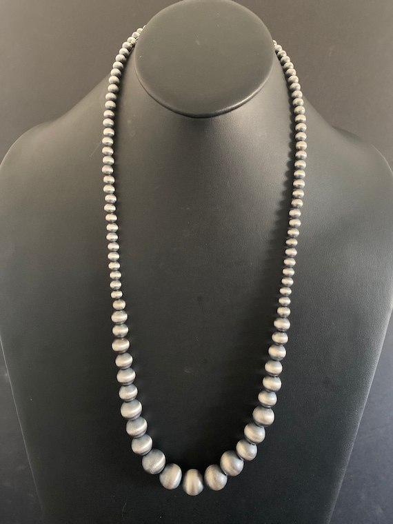 Graduated pearl on sale necklace 20 inch