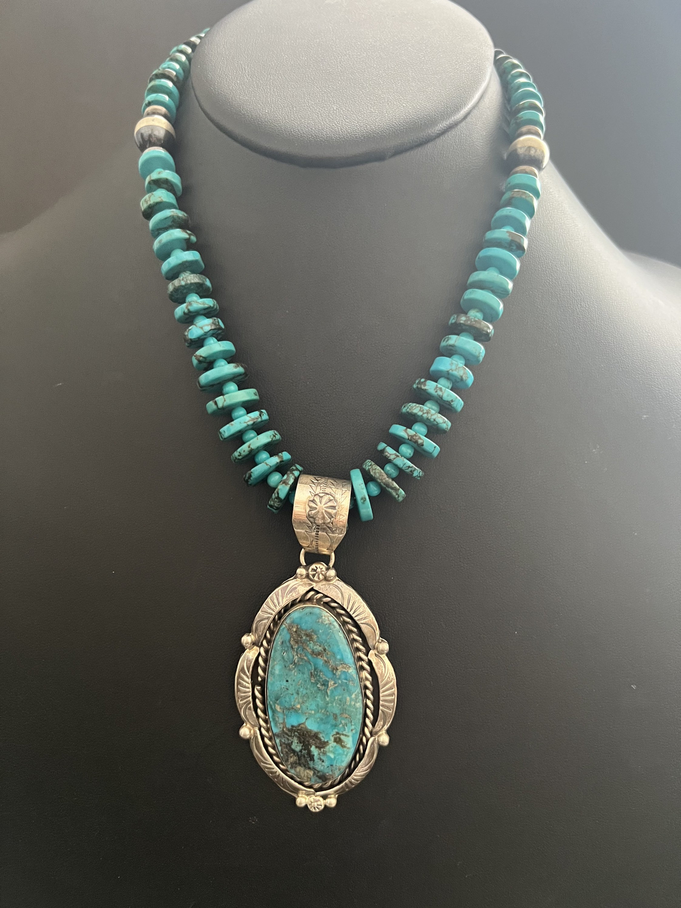 ネックレス・ペンダント [NIRO] TURQUOiSE BLUE POiNT MOTHER OF PEARL NECKLACE #109 Pear Swiss Blue Topaz and Created White Sapphire Halo