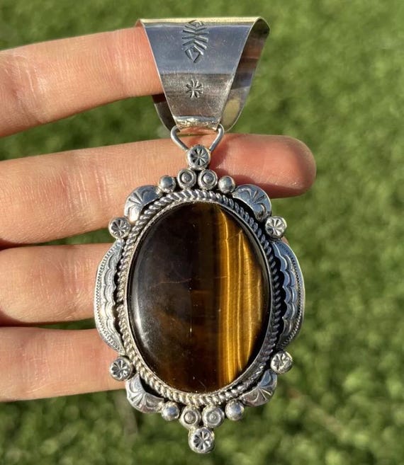 Unique Vintage Native American Navajo Jet Tigers Eye Sterling Silver Ring Unique Vintage Native American Navajo Jet Tigers Eye Sterling Silver Ring