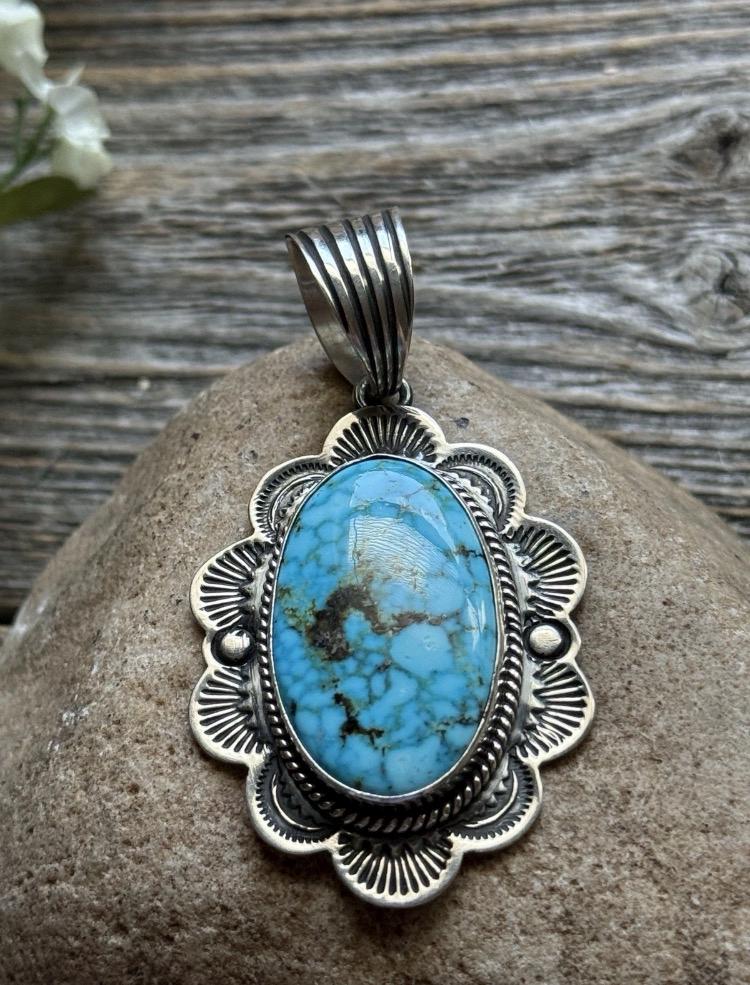 ナバホ族スターリングシルバーキングマンスパイダーウェブ