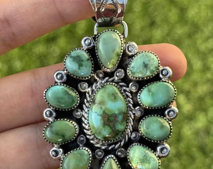 18” Sonoran Gold Turquoise Cluster naja on silver adjustable chain