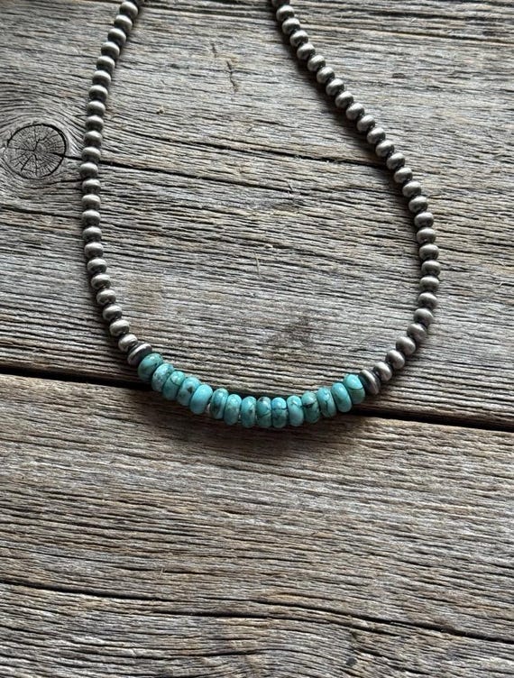 ライトブルーのビーズチョーカー A part by（アパートバイ） チョーカー クリアビーズチョーカー