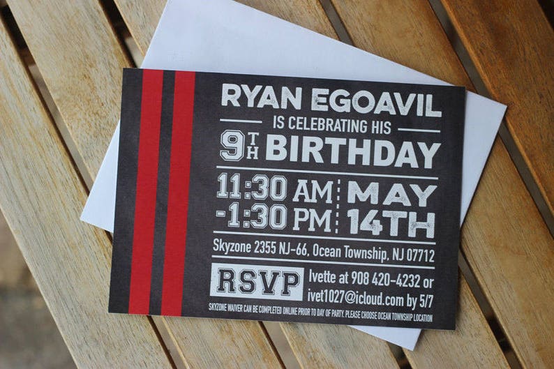 Puede incluir: Una invitaci&oacute;n de fiesta de cumplea&ntilde;os negra y roja para el 9&ordm; cumplea&ntilde;os de Ryan Egoavil. La fiesta se celebrar&aacute; en Skyzone el 14 de mayo de 11:30 AM a 1:30 PM. RSVP a Ivette al 908 420-4232 o ivet1027@icloud.com antes del 5/7.