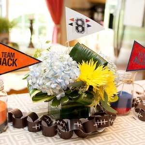 Decoración de fiesta de cumpleaños con temática deportiva para niños. Pancarta de concesiones, totalmente ensamblada y personalizable. Fútbol americano, baloncesto, béisbol y fútbol. imagen 4