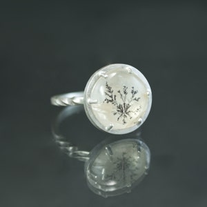 Dendritic Quartz Twist Ring, Size 8.25