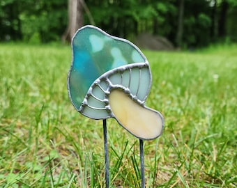 Stained Glass Mushroom Garden Stake, Stained Glass Bird, Garden Decor, Bird Glass Art, Glass Garden Art