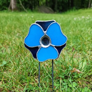 Stained Glass Flower Garden Stake, Garden Decor, Flower Glass Art, Glass Garden Art