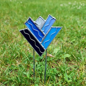 Stained Glass Abstract Garden Stake, Unique Garden Decor, Abstract Glass Art, Glass Garden Art