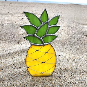 Unique Stained Glass Pineapple Ornament, Decorative Glass Art Window Suncatcher, Glass Tropical Fruit Citrus Decor, Pineapple Gift