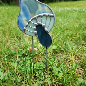 Stained Glass Mushroom Garden Stake, Stained Glass Bird, Garden Decor, Bird Glass Art, Glass Garden Art Green