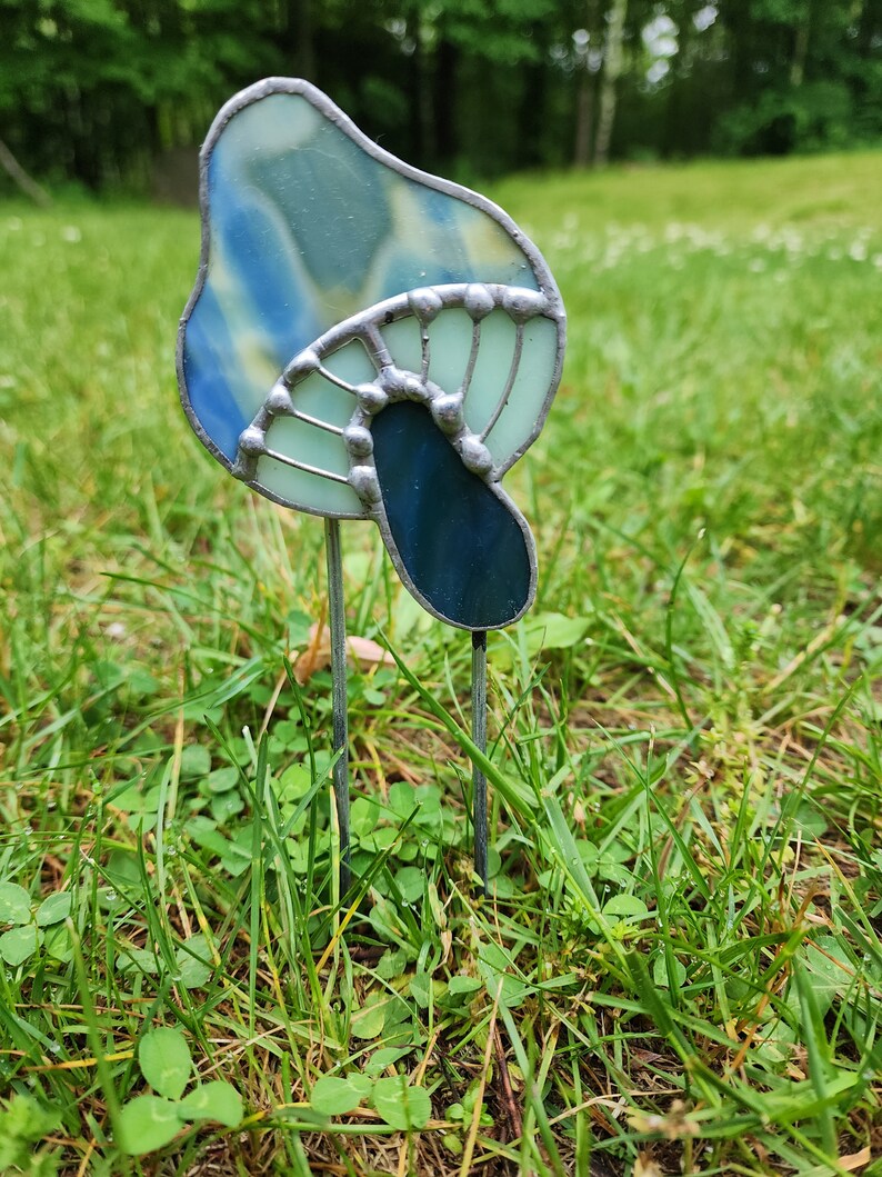 Stained Glass Mushroom Garden Stake, Stained Glass Bird, Garden Decor, Bird Glass Art, Glass Garden Art Green