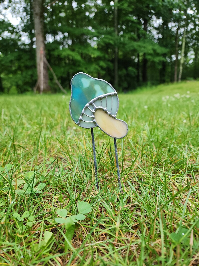 Stained Glass Mushroom Garden Stake, Stained Glass Bird, Garden Decor, Bird Glass Art, Glass Garden Art image 2