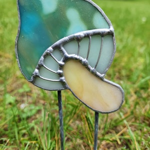 Stained Glass Mushroom Garden Stake, Stained Glass Bird, Garden Decor, Bird Glass Art, Glass Garden Art image 6