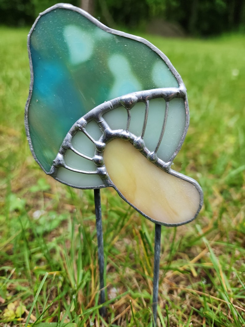 Stained Glass Mushroom Garden Stake, Stained Glass Bird, Garden Decor, Bird Glass Art, Glass Garden Art image 6