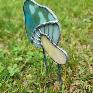 Stained Glass Mushroom Garden Stake, Stained Glass Bird, Garden Decor, Bird Glass Art, Glass Garden Art image 4