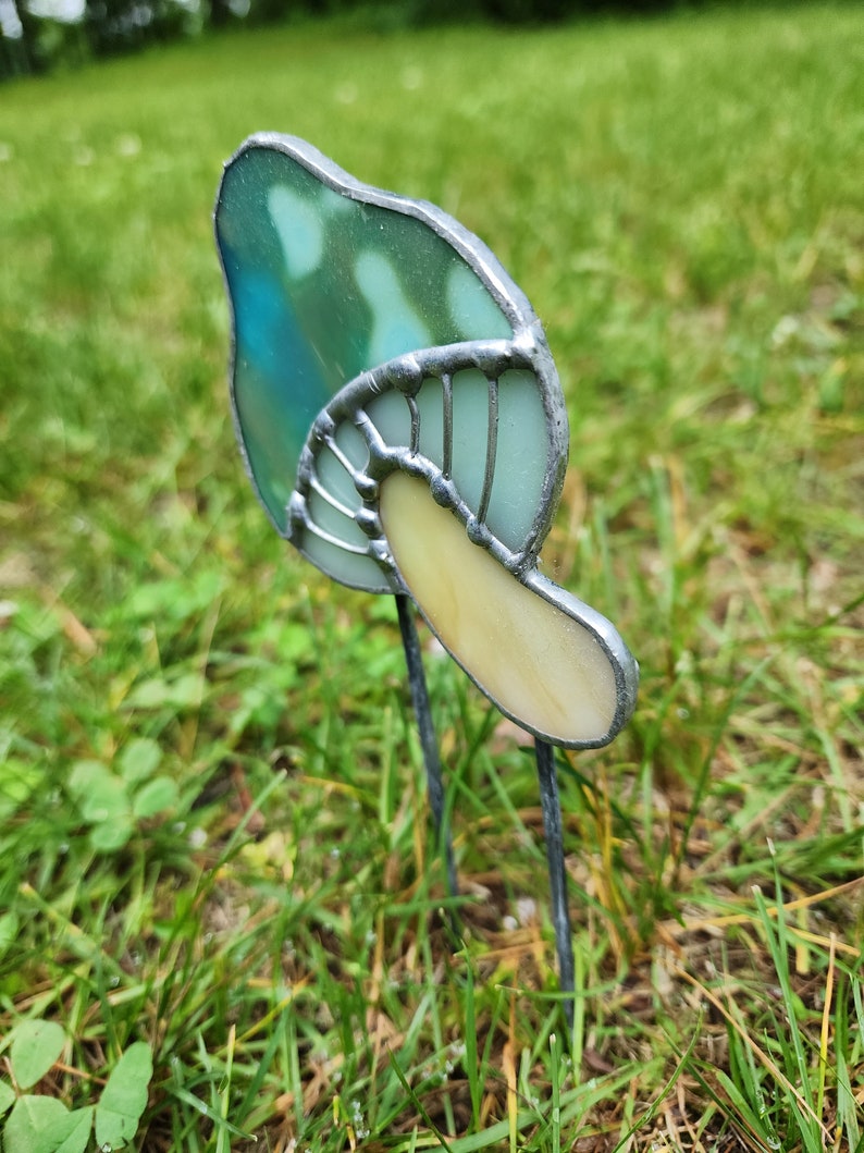 Stained Glass Mushroom Garden Stake, Stained Glass Bird, Garden Decor, Bird Glass Art, Glass Garden Art image 4