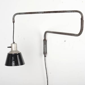 Bauhaus Industrial Wall Lamp Kandem 830, 1930s – Adjustable Metal Design by Heinrich Siegfried Bormann, Bauhaus task lamp Design icon