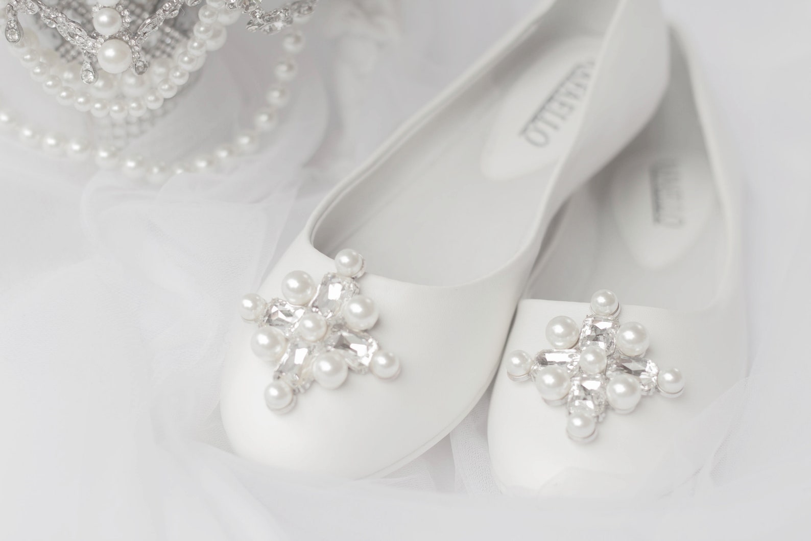 white wedding crystal ballet flats. white pearls bridal shoes. classic bridal shoes. white wedding crystal ballet flats. white pearls bridal shoes. classic bridal shoes.