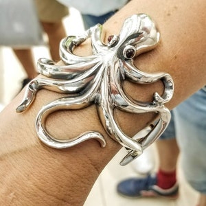 Octopus cuff bracelet in sterling silver 925, marine-life jewelry, nautical bracelet.