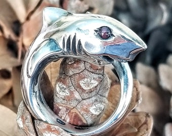Sterling Silver Shark Ring, marine life Jewelry, Ocean-Inspired Silver Ring