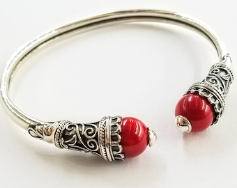 Coral bracelet in sterling silver 925 with byzantine bezels