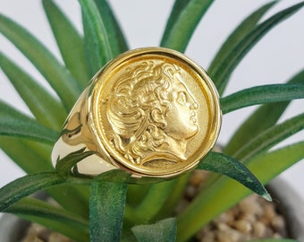 Gold Signet Ring: Replica Coin Tribute to Alexander the Great, King of Macedonia