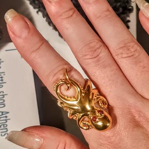 14K Gold Octopus Ring with Garnet Eyes, Handmade octopus jewelry, marine-life art, gold sea-creature ring
