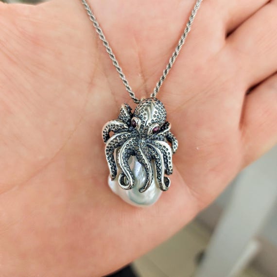 Octopus pendant in sterling silver 925, kraken on pearl necklace