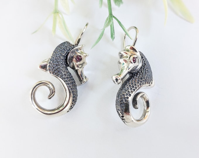 Seahorse earrings in sterling silver 925, marine-life jewelry for women, silver sea-creature
