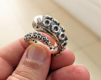 Octopus tentacle ring in sterling silver 925