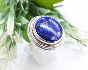 Handmade lapis lazuli ring in sterling silver 925, gemstone jewelry, silver ring with round lapis stone